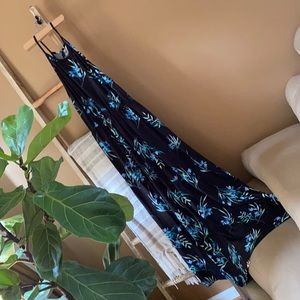 XS Floral maxi dress. NWT. Closet kept